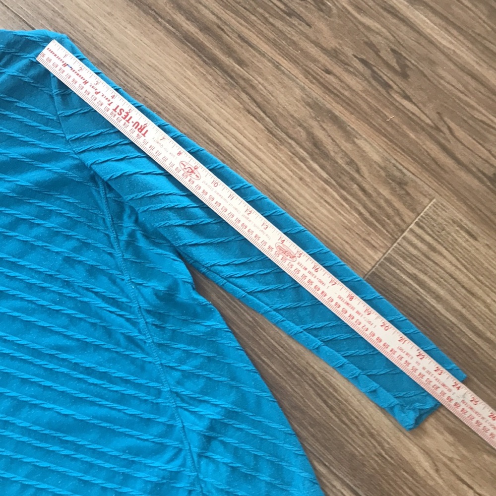 🟢Turquoise Diagonal Knit Top - Picture 5 of 8